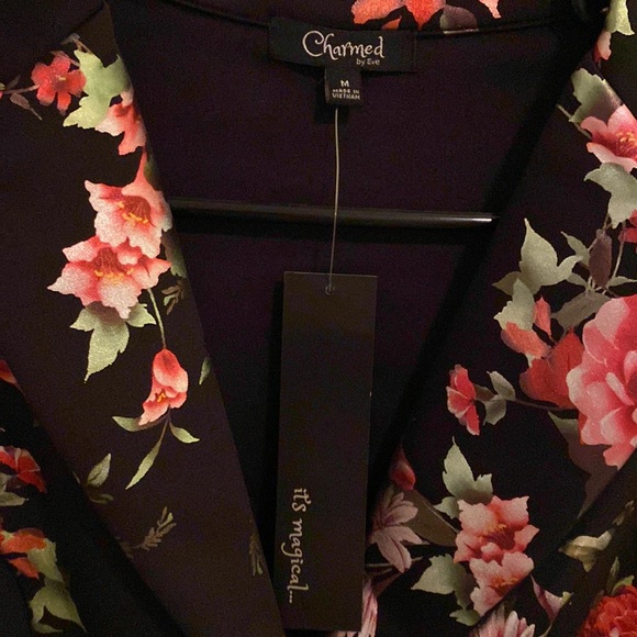 Charmed metallic floral short blazer size M - Picture 3 of 3